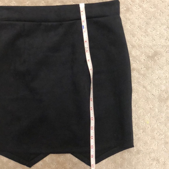 Black faux suede Envelope Mini Skirt size small - Picture 6 of 6
